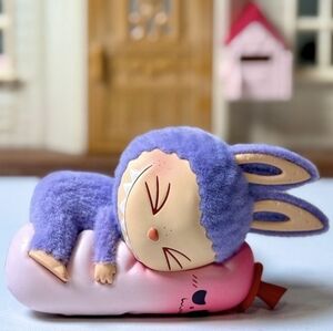 POP MART The Monsters 1:00 A.M. Hugging Time Labubu